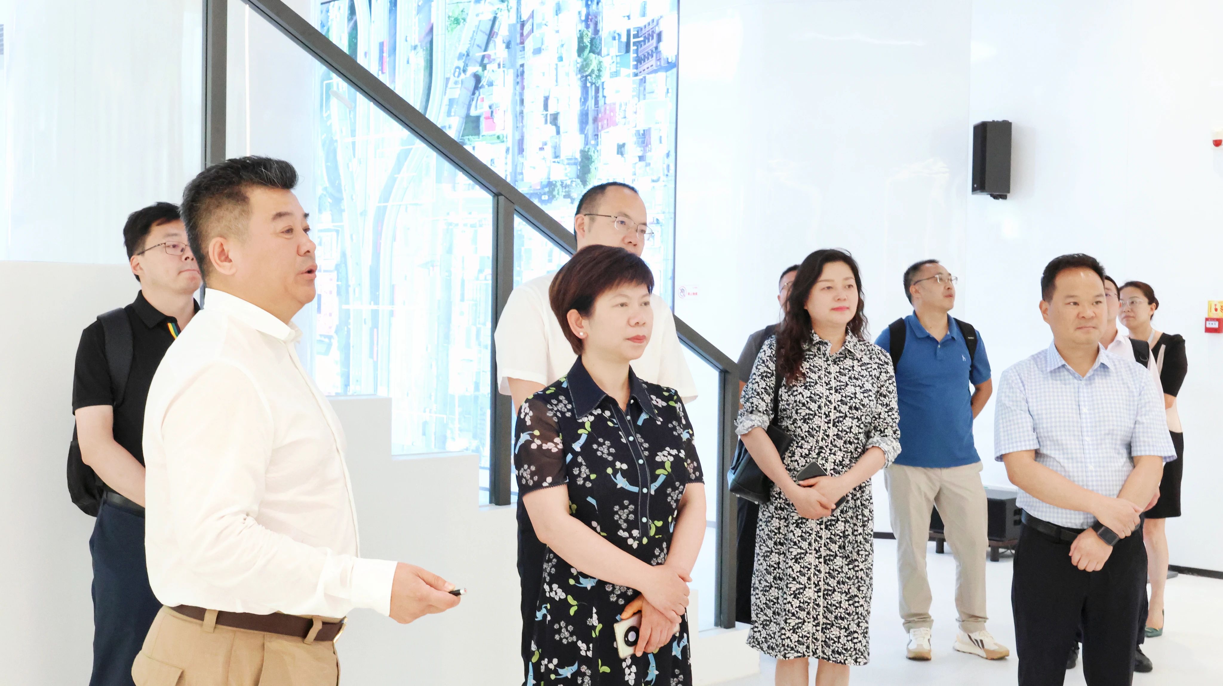 【爱体育】官网与成都市郫都区达成战略合作 推动成都影视城建设