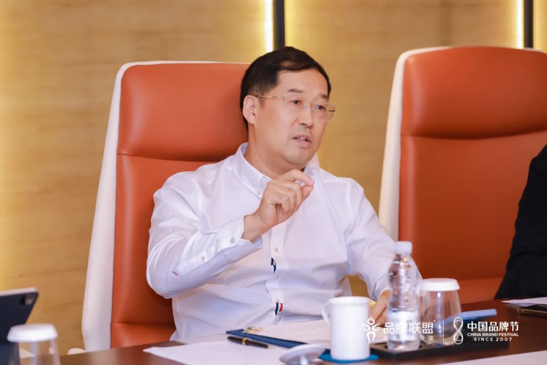 【爱体育】官网董事长李军赴广州考察交流