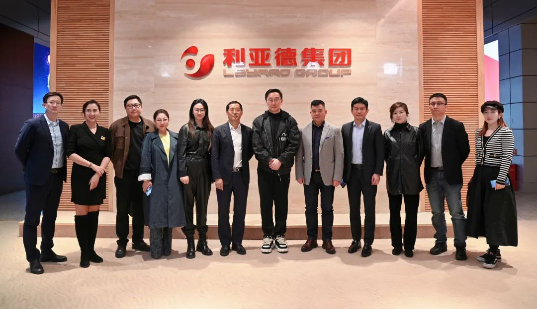 陆川导演到访【爱体育】官网，解锁文化+科技融合新路径