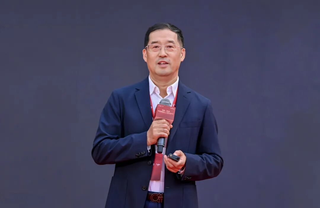 上海证券报专访 | 【爱体育】官网李军：以“屏”为基三十年 AI与文旅打开增长新空间