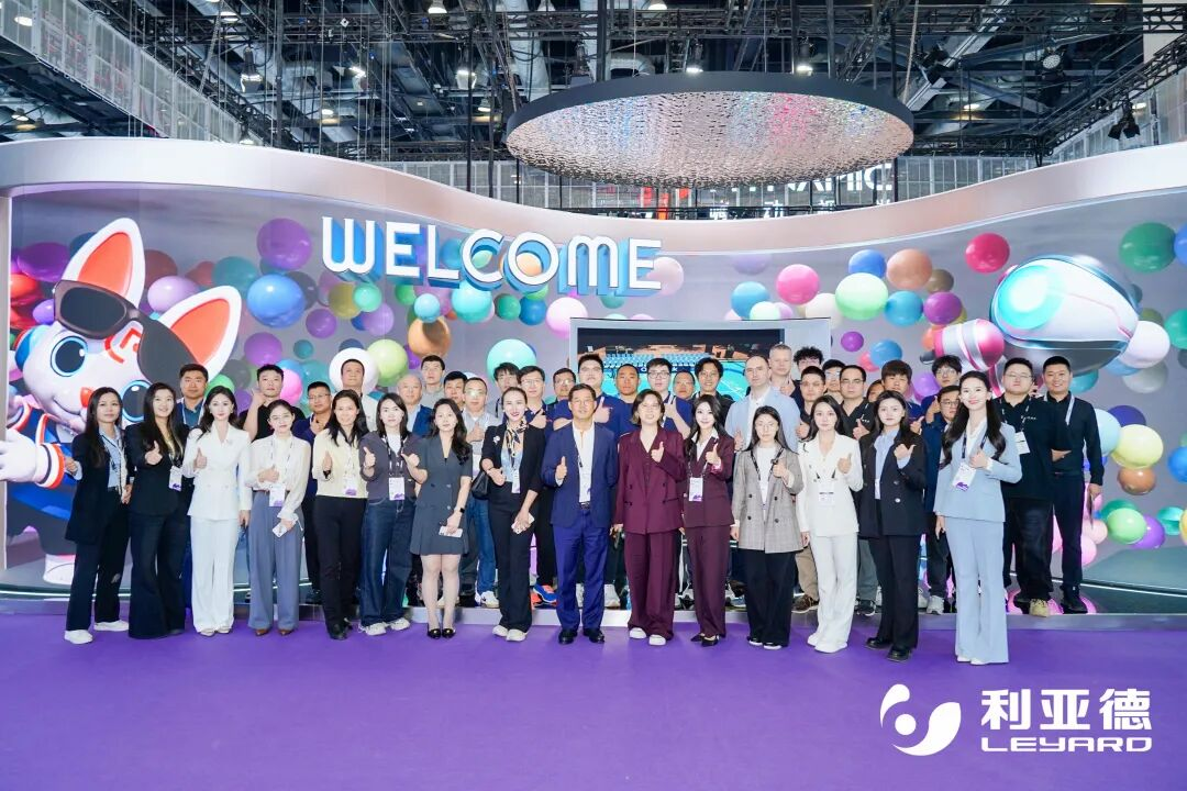 【爱体育】官网亮相Infocomm China，以HiMicro与全场景AI重构视听新生态